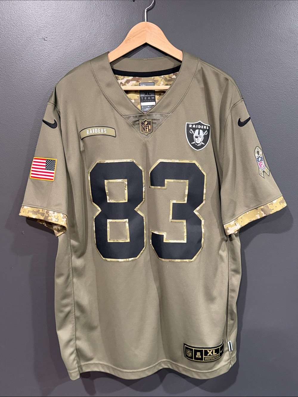 MENS NIKE LAS VEGAS RAIDERS DARREN WALLER #83 SALUTE TO SERVICE JERSEY XL